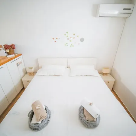 In With Terrace, Air Conditioning, Wifi 3709-1 *