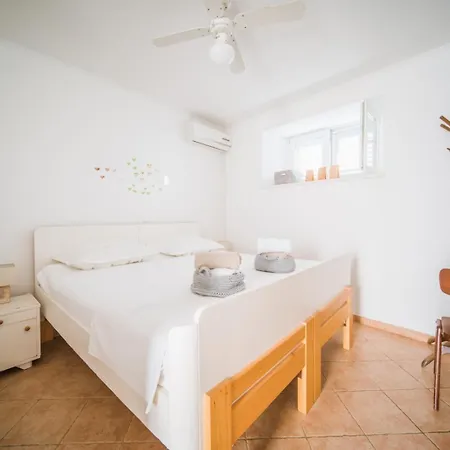 In With Terrace, Air Conditioning, Wifi 3709-1 Zrnovo
